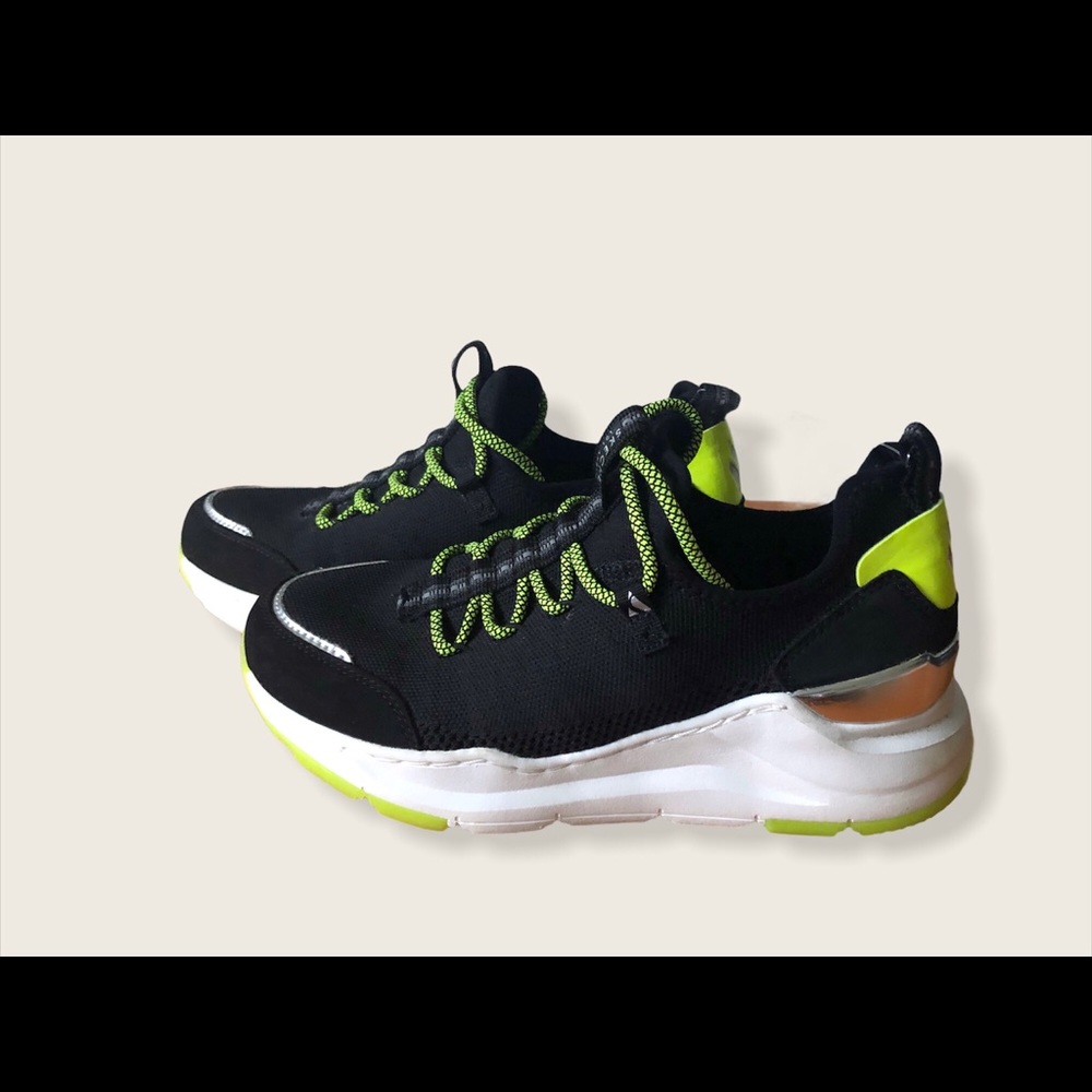SKECHERS Air Cooled Memory Foam black/Green Women’s shoes shoes‎ Sz 7